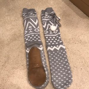 Women's slipper sweater booties size 7-8